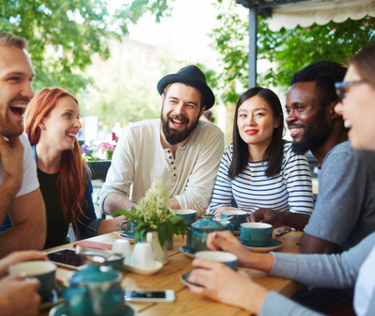 El impacto de la felicidad en la salud y la longevidad - Apoteca Natura